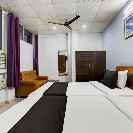 Collection O Hotel Moon Light Lucknow Bagian luar foto