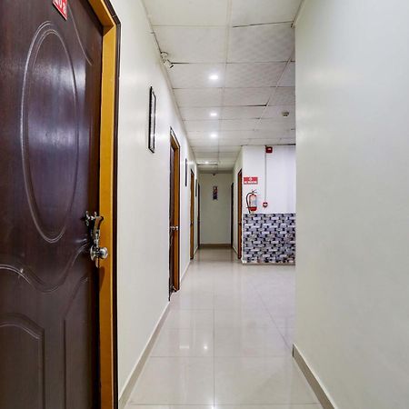 Collection O Hotel Moon Light Lucknow Bagian luar foto