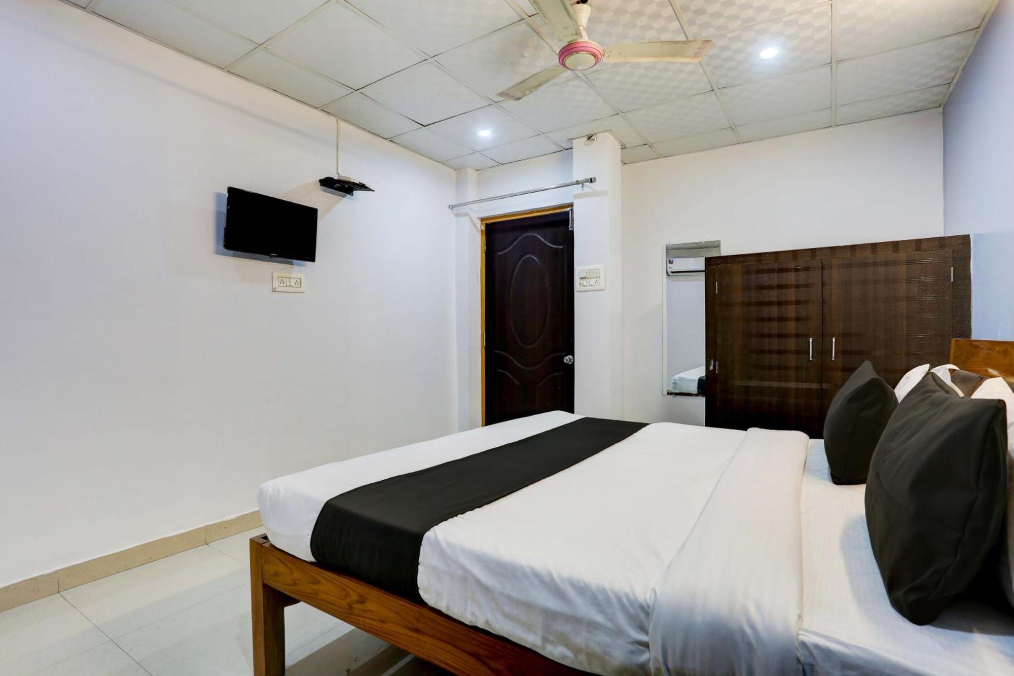 Collection O Hotel Moon Light Lucknow Bagian luar foto