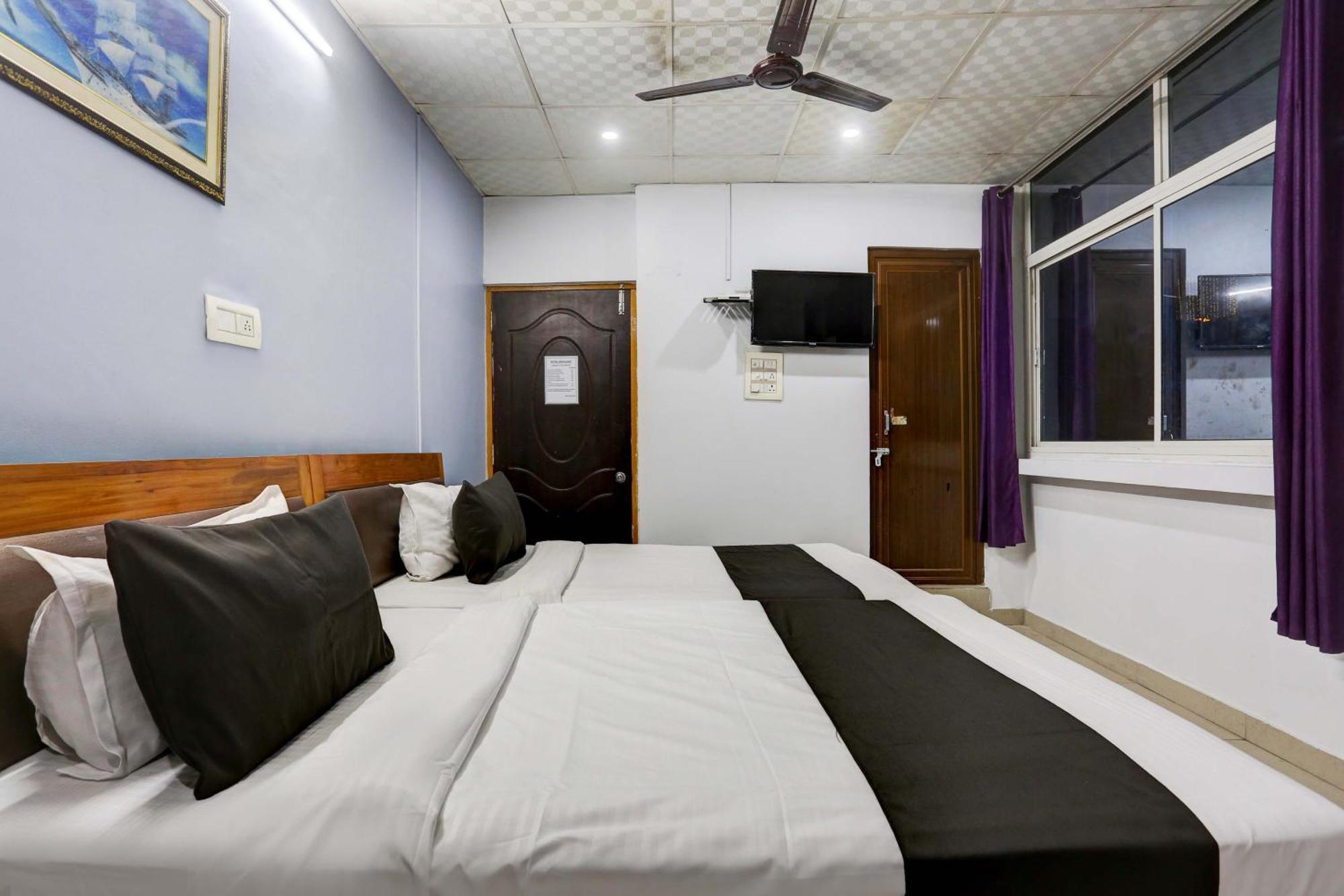 Collection O Hotel Moon Light Lucknow Bagian luar foto